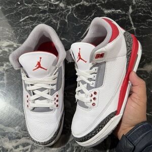 Nike Air Jordan Retro 3 Fire Red 2022 Size 4.5Y
Authentic Basketball VNDS Mid